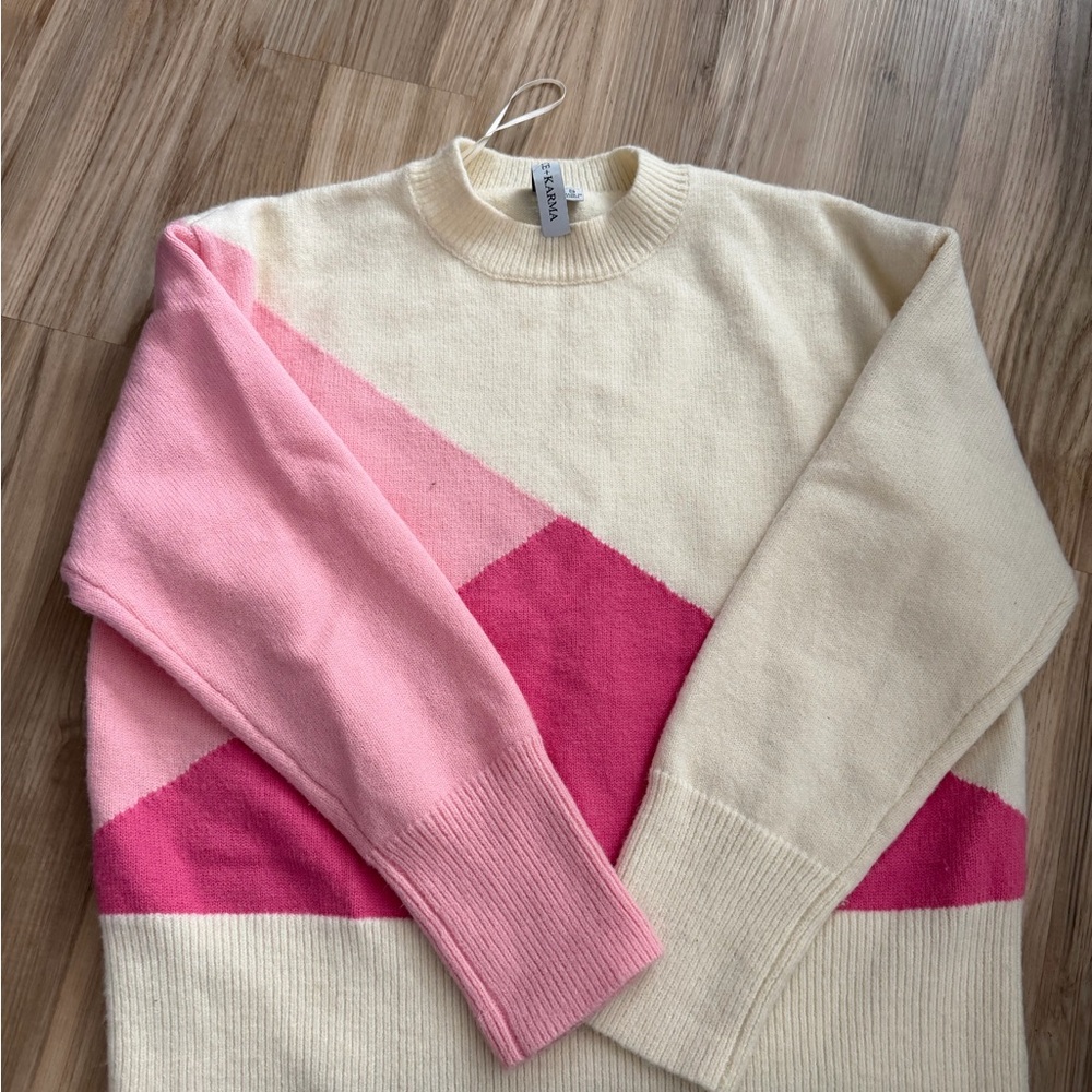 Crewneck Colorblock Sweater in Cream and Pink by Sienna